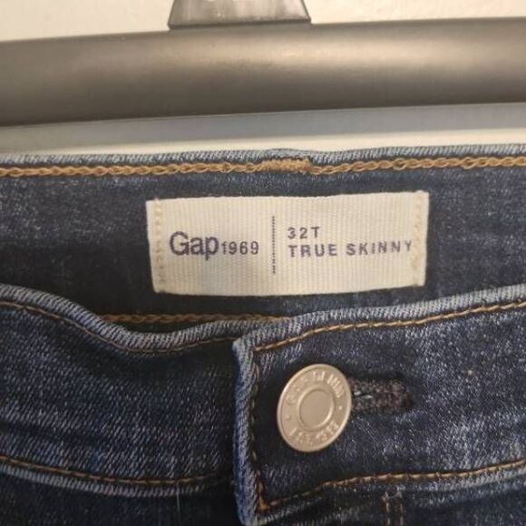 GAP size 32T 32 Tall True Skinny Jeans Distressed - Picture 3 of 6